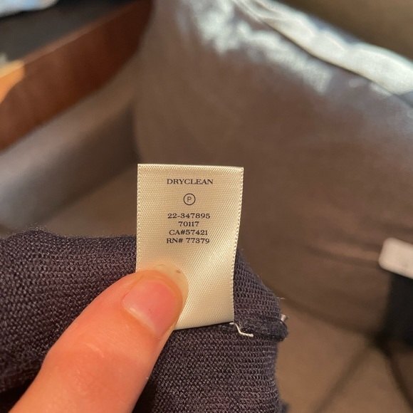 Ann Taylor 100% extra fine Italian merino wool v neck Crystal embellish sweater - Picture 6 of 7